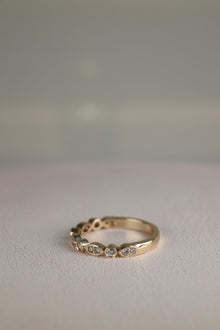 Yellow gold art deco round brilliant diamond ring